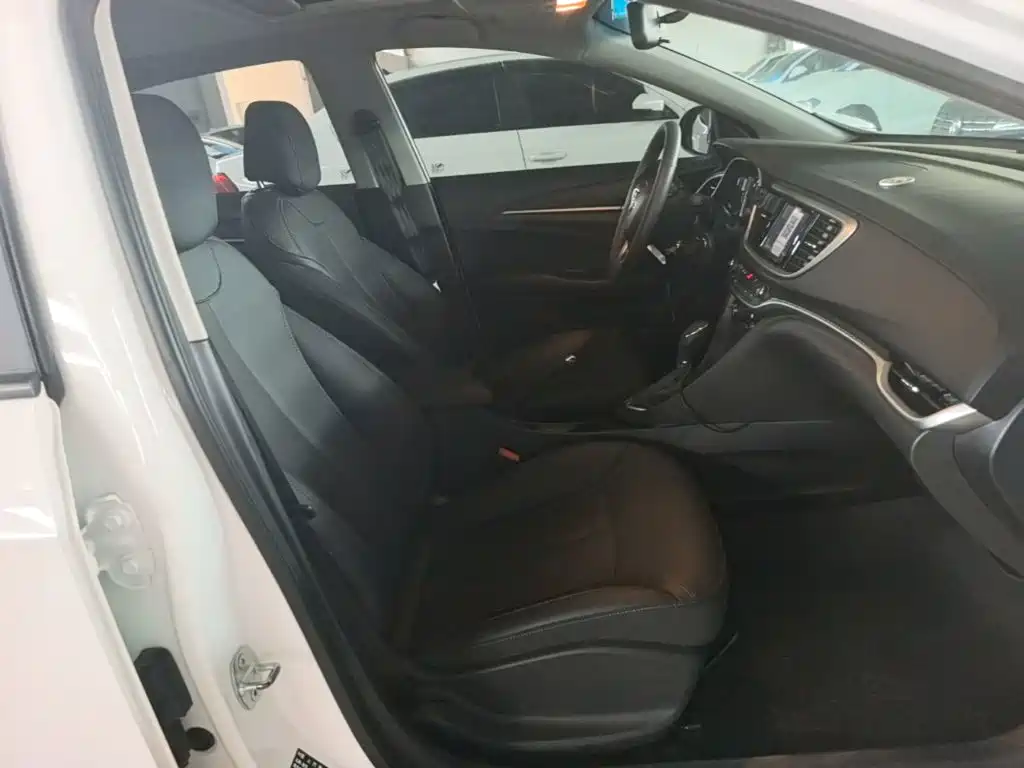 Фото 25 - Buick Excelle