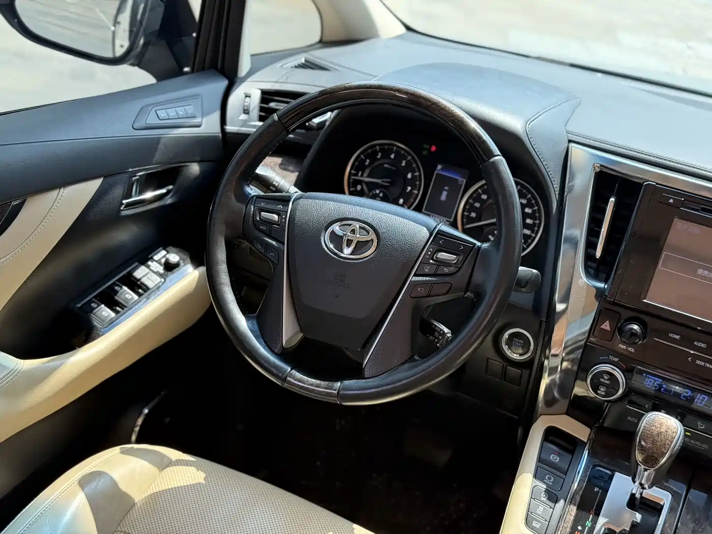 Toyota Alphard 2018 Facelift 3.5L Premium Edition фото 11
