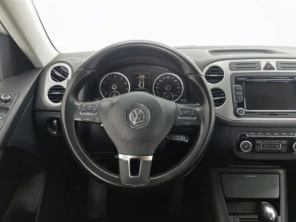 Volkswagen Tiguan 2012 1.8TSI Automatic 4WD Elite Edition фото 11