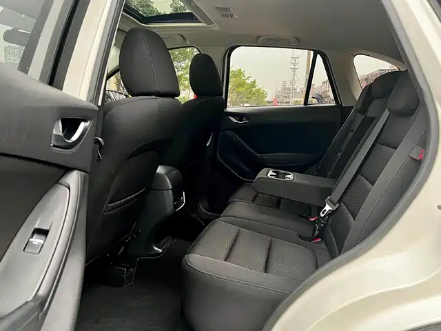 Mazda CX-5 2015 2.0L Automatic 2WD Urban — фото 2