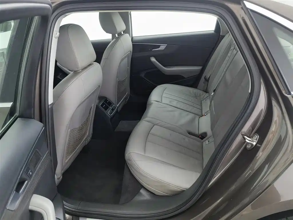 Audi A4L 2017 40 TFSI Style Edition фото 15