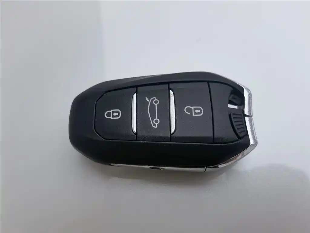 Peugeot 408 2014 1.6T Automatic Supreme Edition фото 19