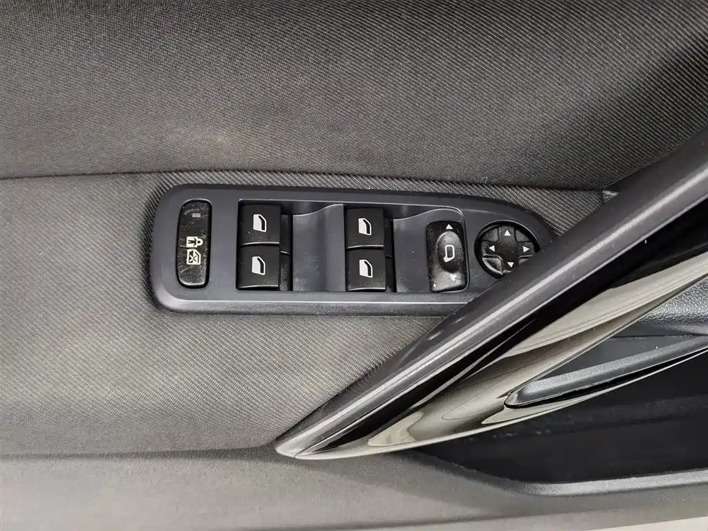 Peugeot 508 2013 2.0L 2nd Anniversary Auto Sunroof Classic Edition фото 9