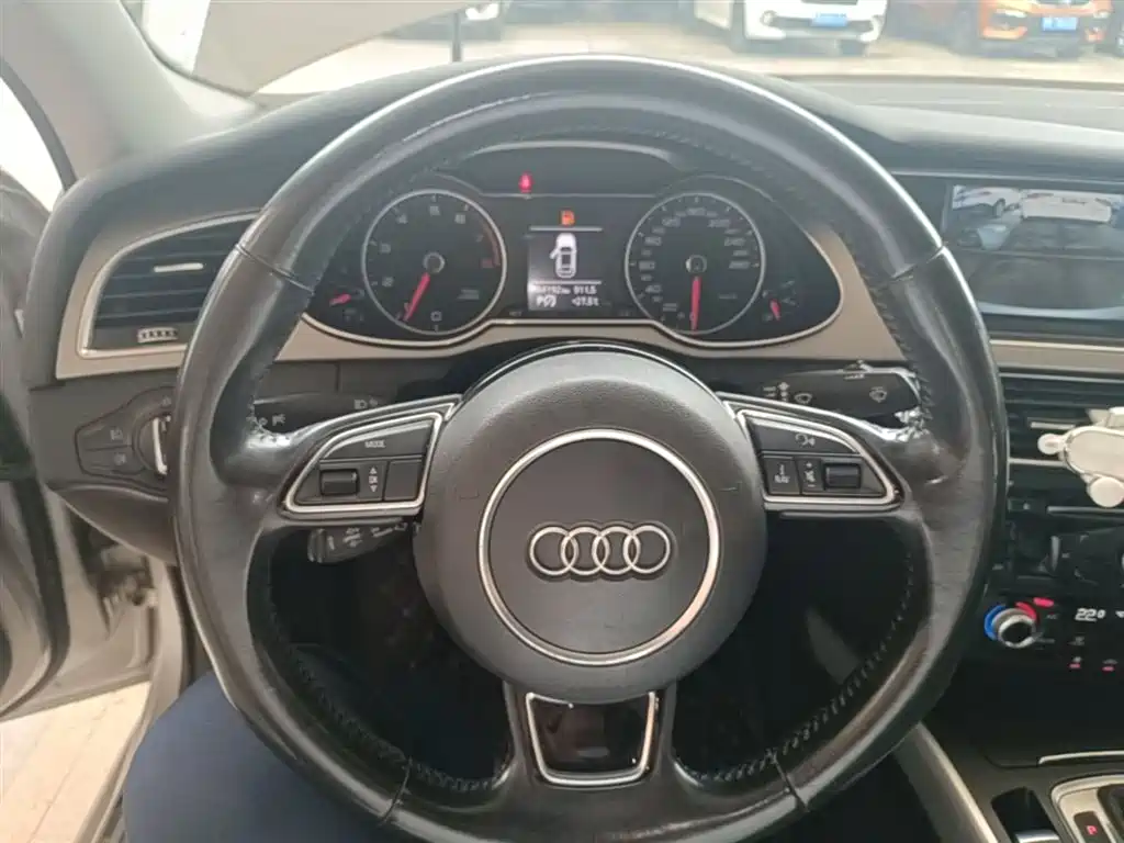 Audi A4L 2015 35 TFSI Auto Standard фото 11