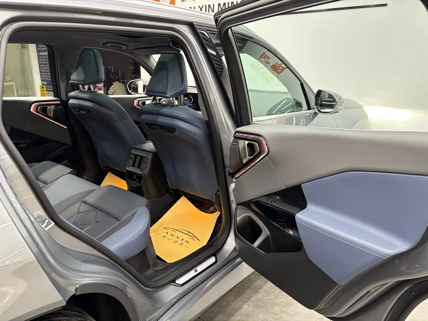 BMW X3 2025 xDrive30L Premium Model M Sport Black Package фото 25