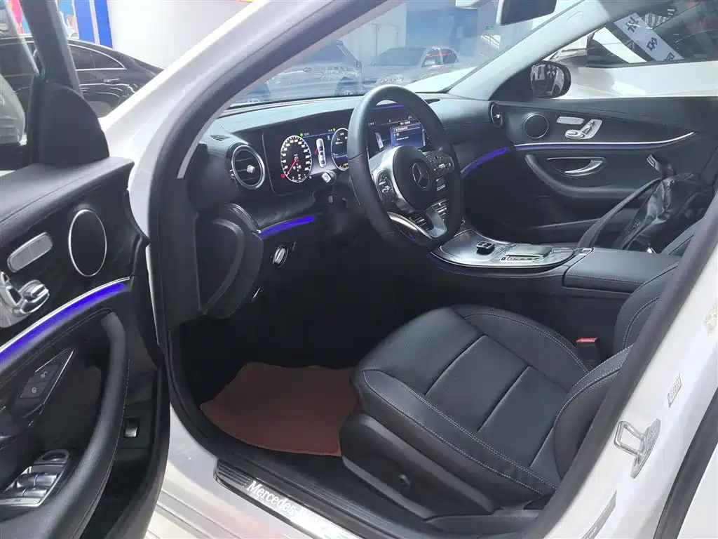 Mercedes-Benz E-Class 2019 E 300 L Sport Fashion фото 15