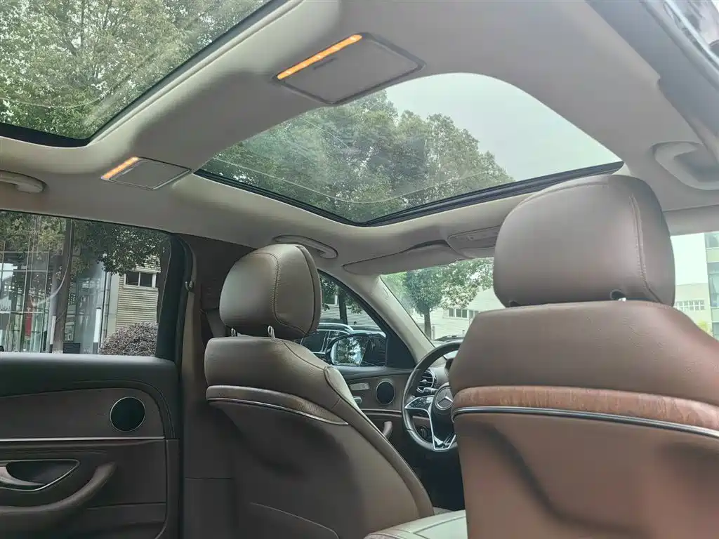 Mercedes-Benz E-Class 2022 E 260 L фото 3