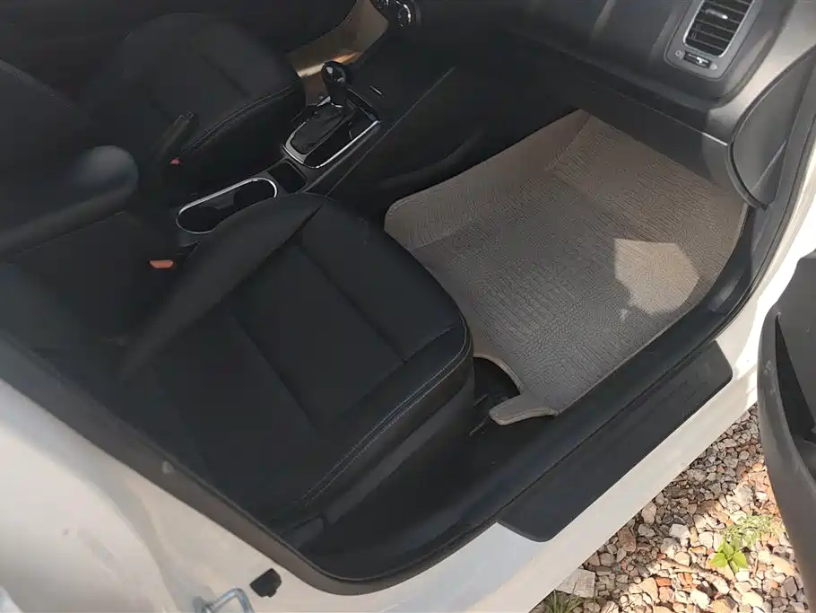 Kia K3 2016 1.6L Automatic GLS фото 8