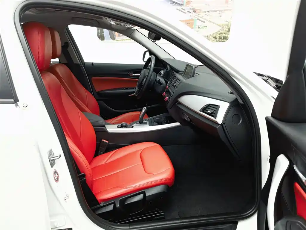 BMW 1 Series (Import) 2012 116i Leading фото 23