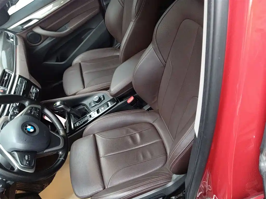 BMW X1 2019 sDrive18Li Premium Model фото 11