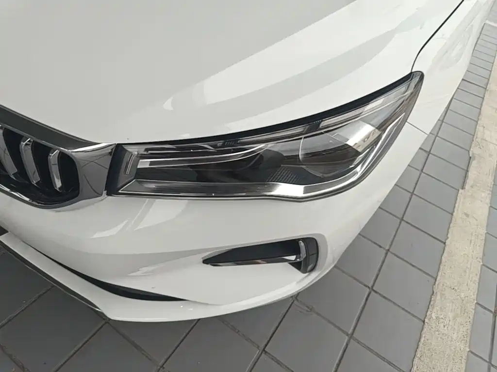 Фото 24 - Geely Emgrand