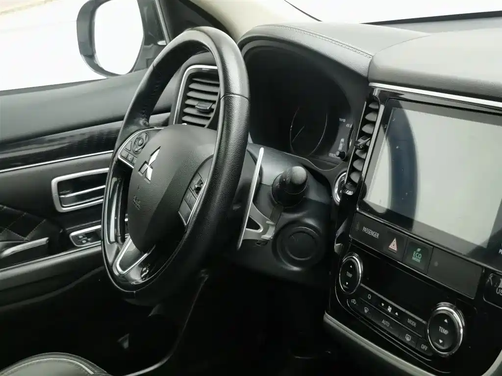 Mitsubishi Outlander 2021 2.4L 4WD Yaodong Edition 5-seater фото 22