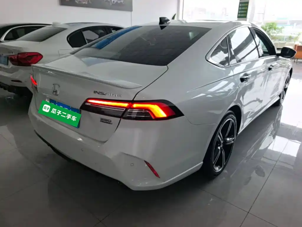 Фото 7 - Honda Inspire