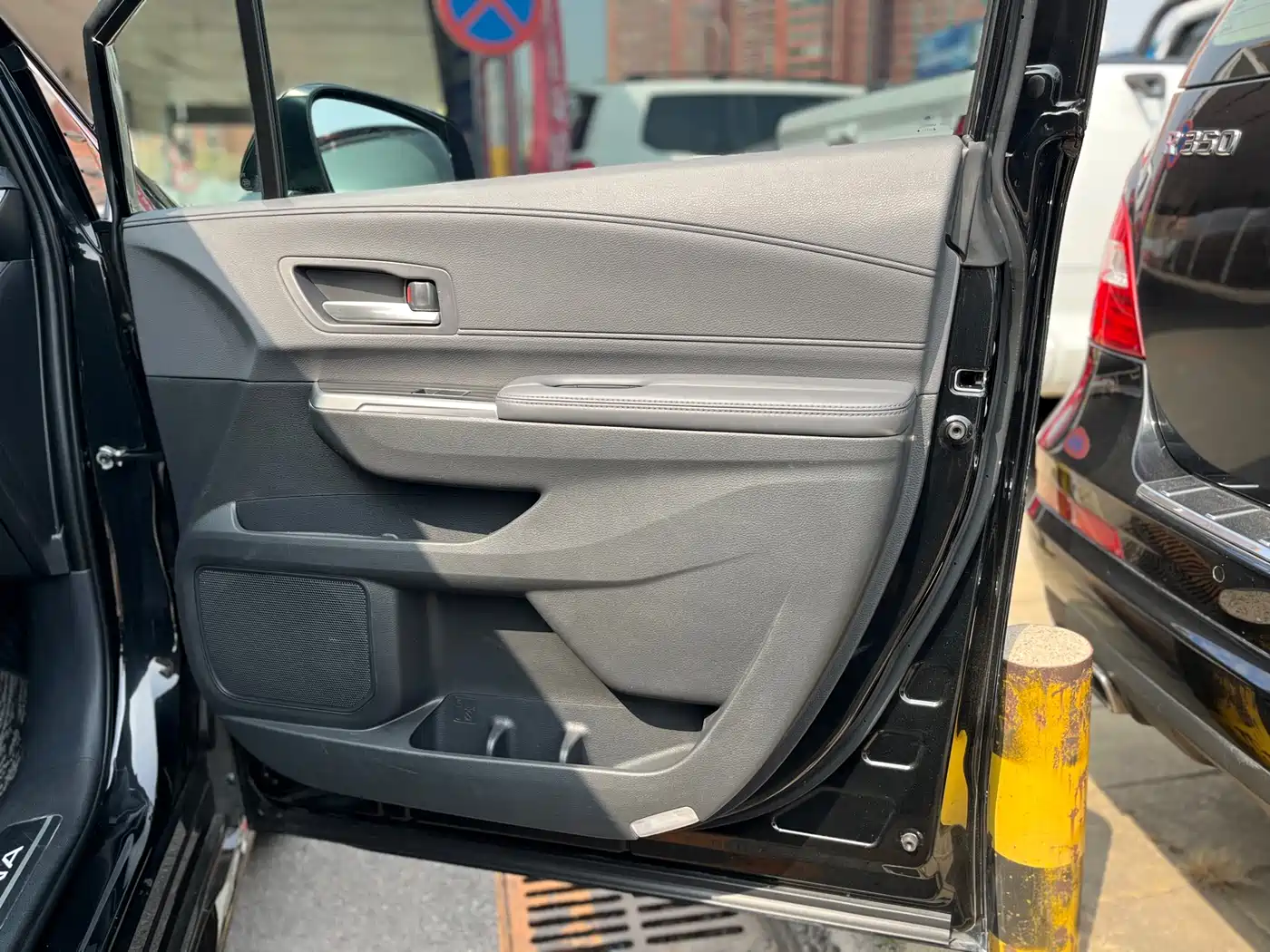 Toyota Sienna 2024 2.5L Hybrid 4WD Premium Edition фото 26