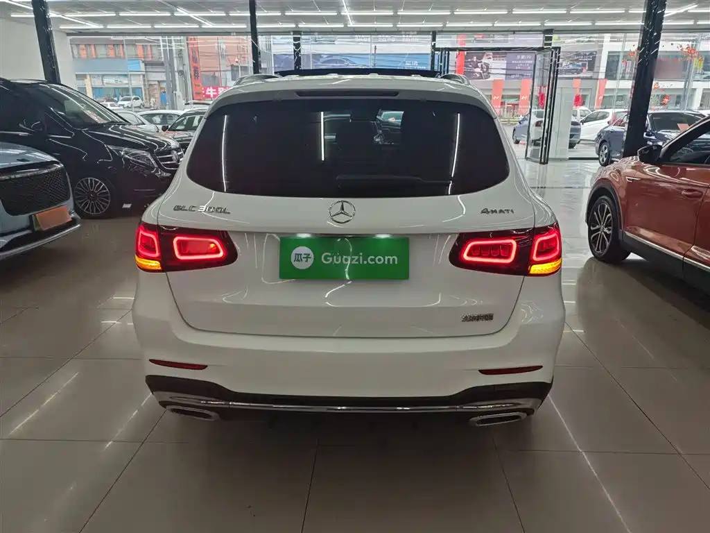 MERCEDES-BENZ GLC