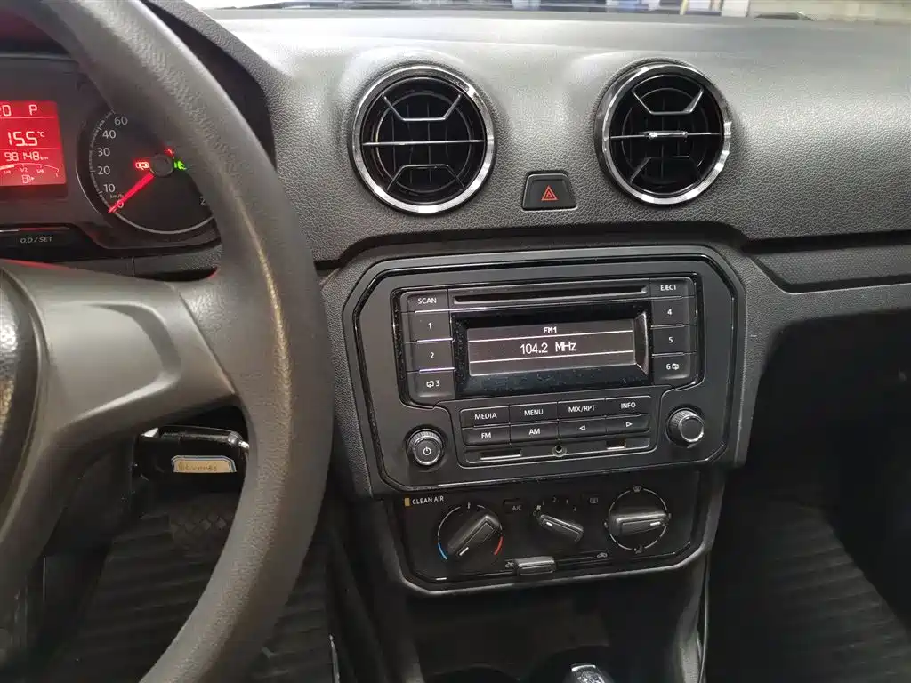 Volkswagen Jetta 2017 1.5L Automatic Fashion фото 9