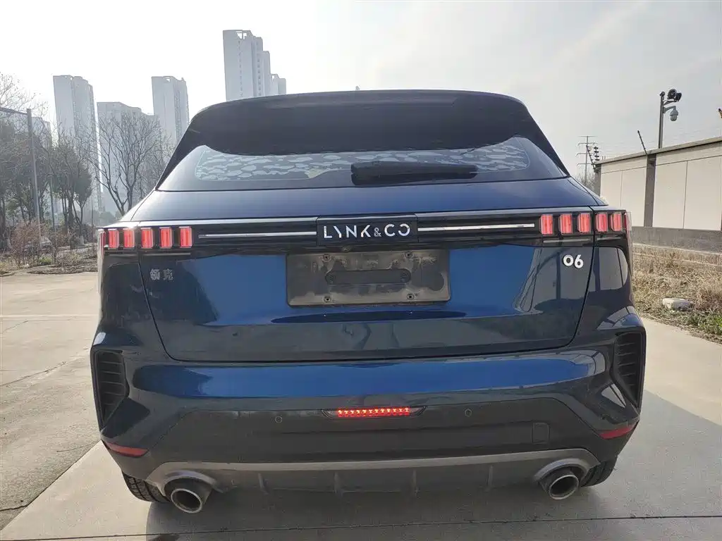 Lynk & Co 06 2020 1.5T Halo фото 4