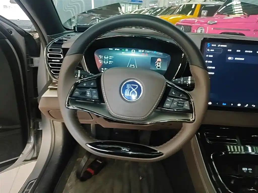 BYD Han 2025 DM-i 125KM Elite фото 11