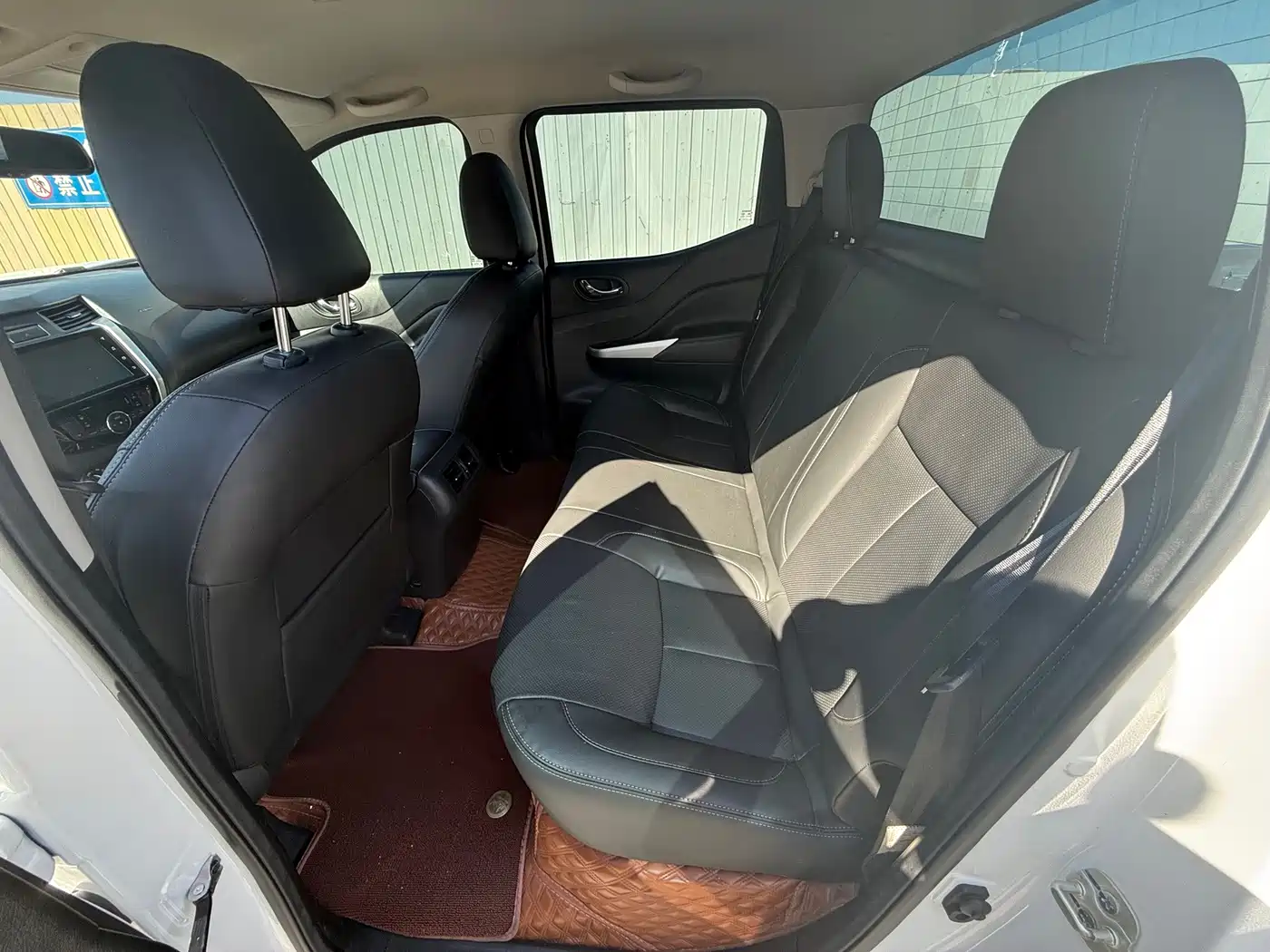 Nissan Navara 2024 2023 2.5L Automatic 4WD Executive