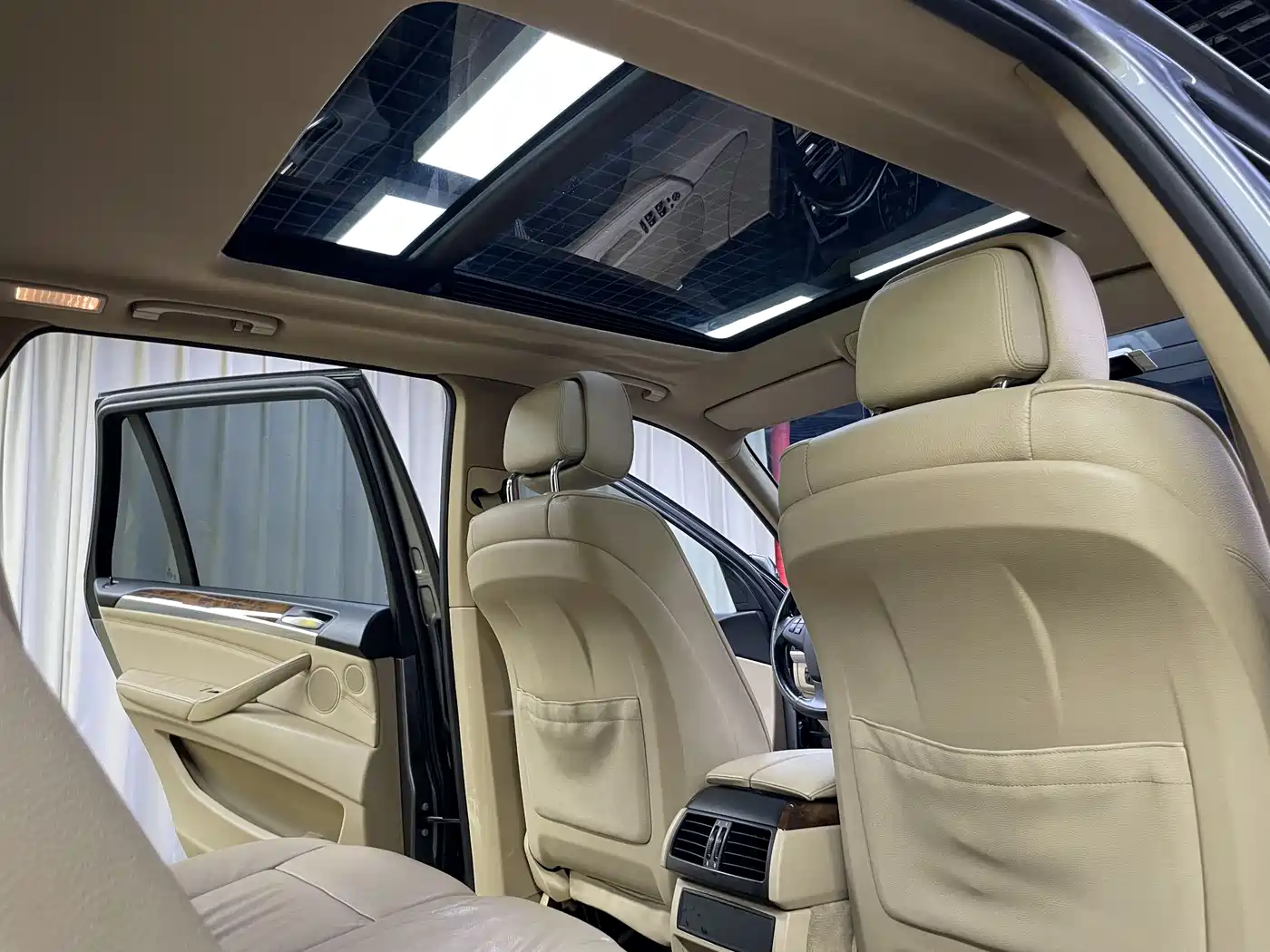BMW X5 (Import) 2011 xDrive35i Leading Edition фото 28