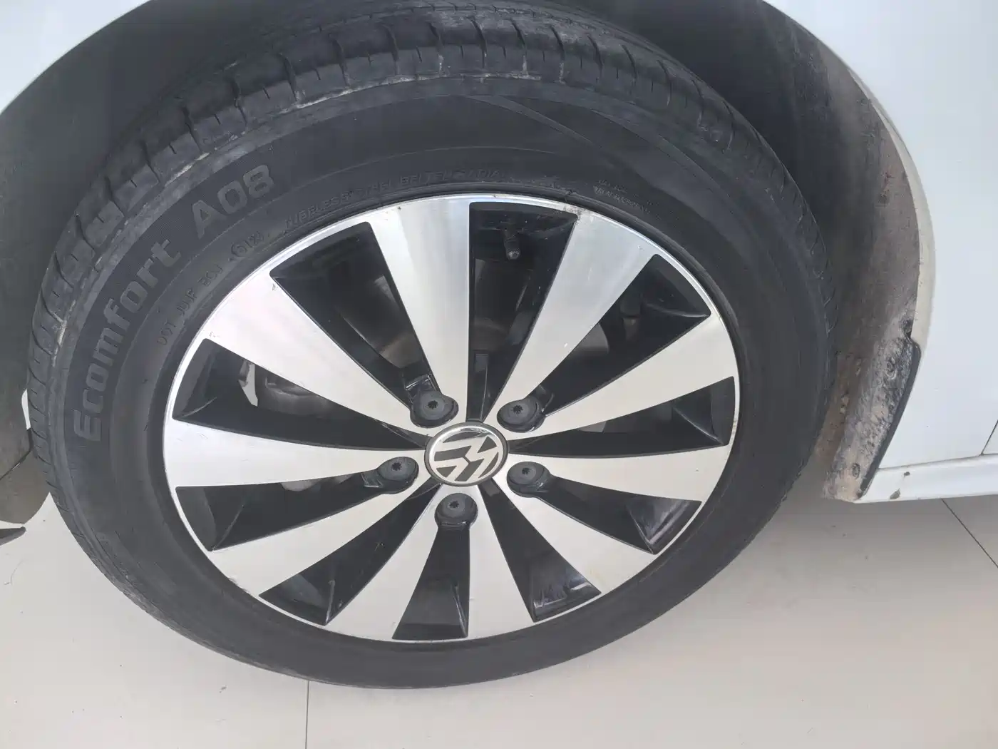 Volkswagen Sagitar 2017 1.6L Automatic Comfort фото 3