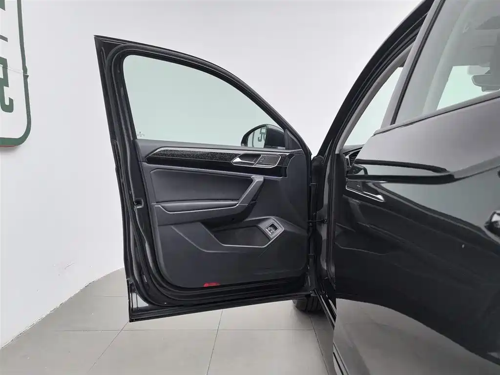 Volkswagen Tayron GTE Plug-in Hybrid 2020 Model 1.4T Luxury фото 8