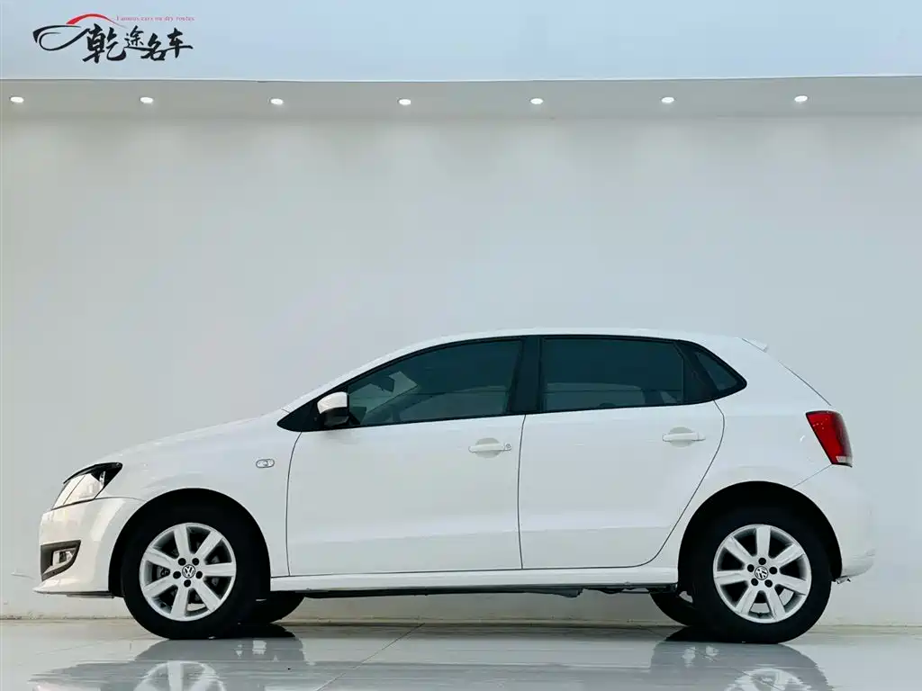 Volkswagen Polo 2013 1.6L Automatic Comfort Edition фото 4