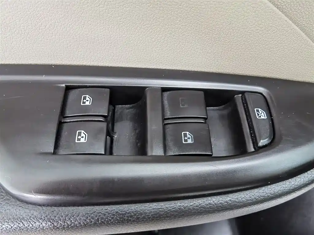Buick Excelle 2016 15N Manual Elite фото 9