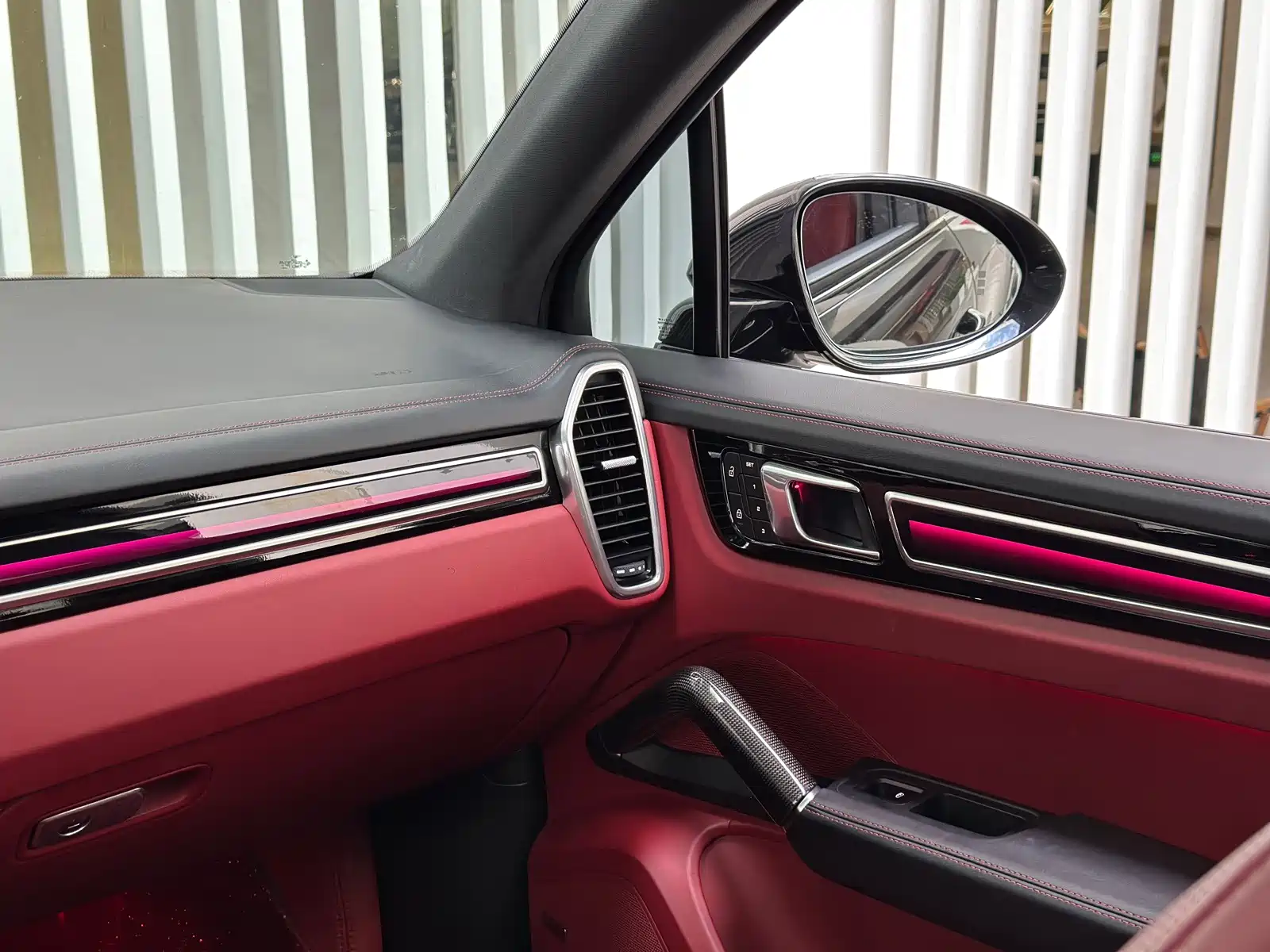 Photo 18 - Porsche Cayenne