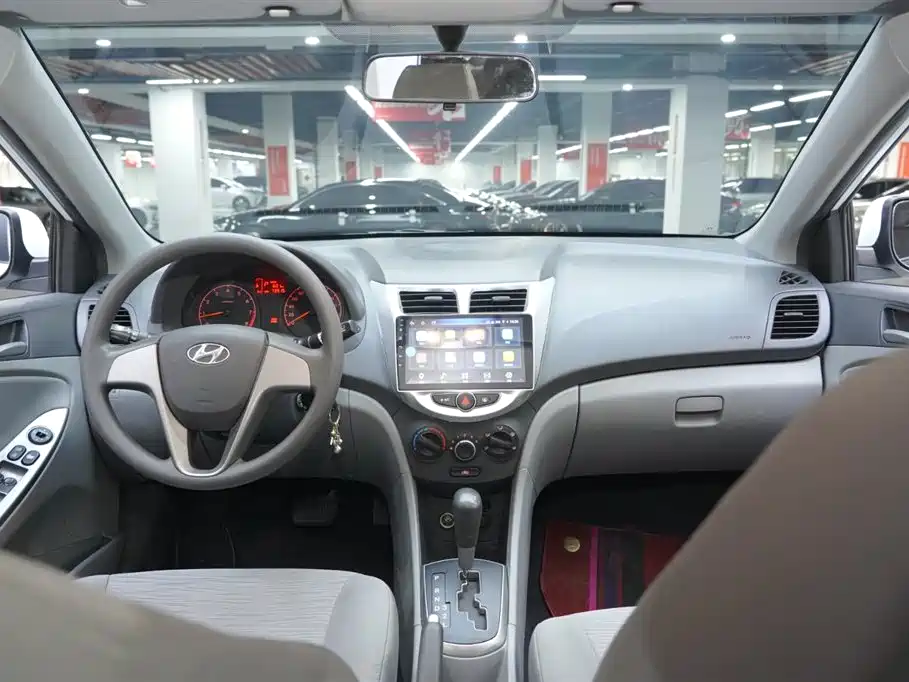Hyundai Verna 2016 1.4L Automatic Fashion GS фото 16