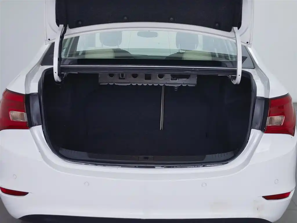 Buick Excelle 2016 15N Manual Elite фото 16