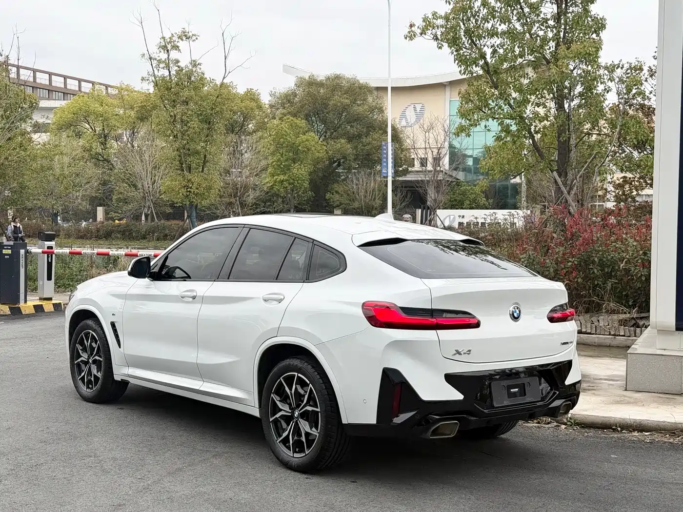 BMW X4 2022 xDrive 25i M Sport Package фото 4
