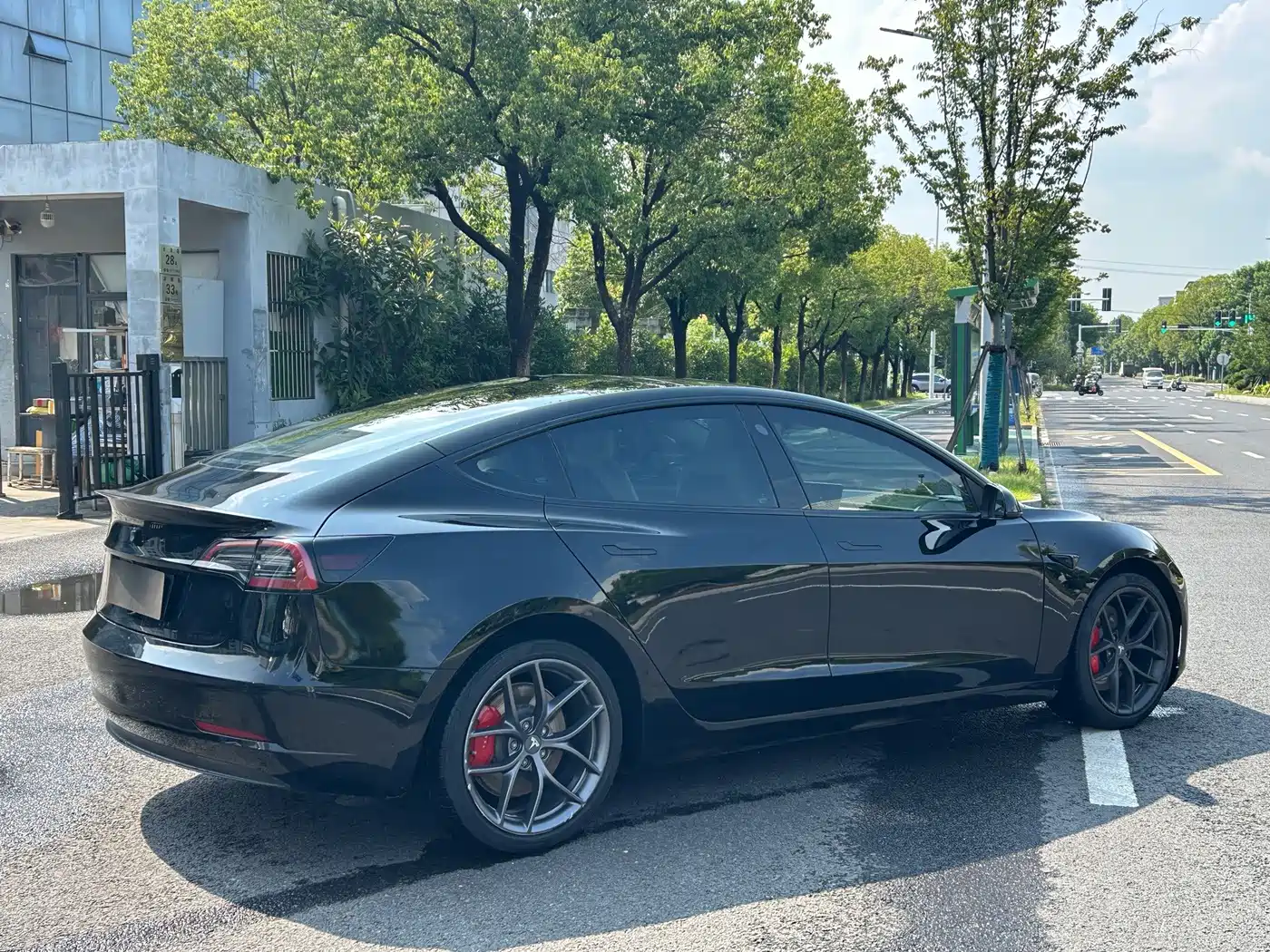 Фото 8 - Tesla Model 3