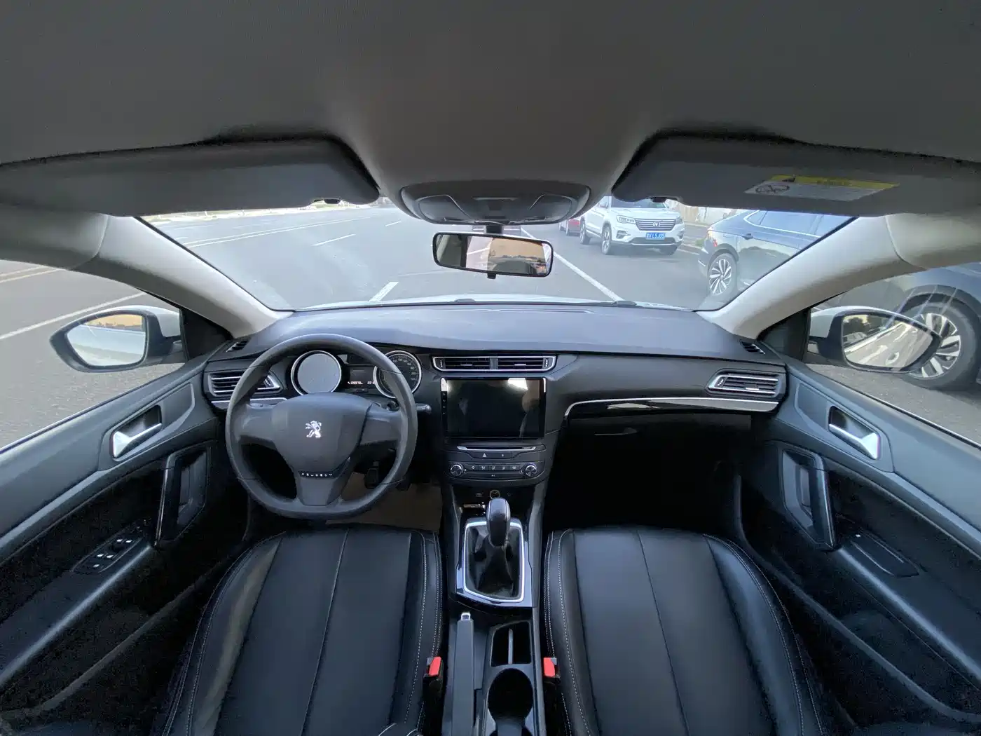 Peugeot 408 2014 1.8L Manual Leading Edition фото 8