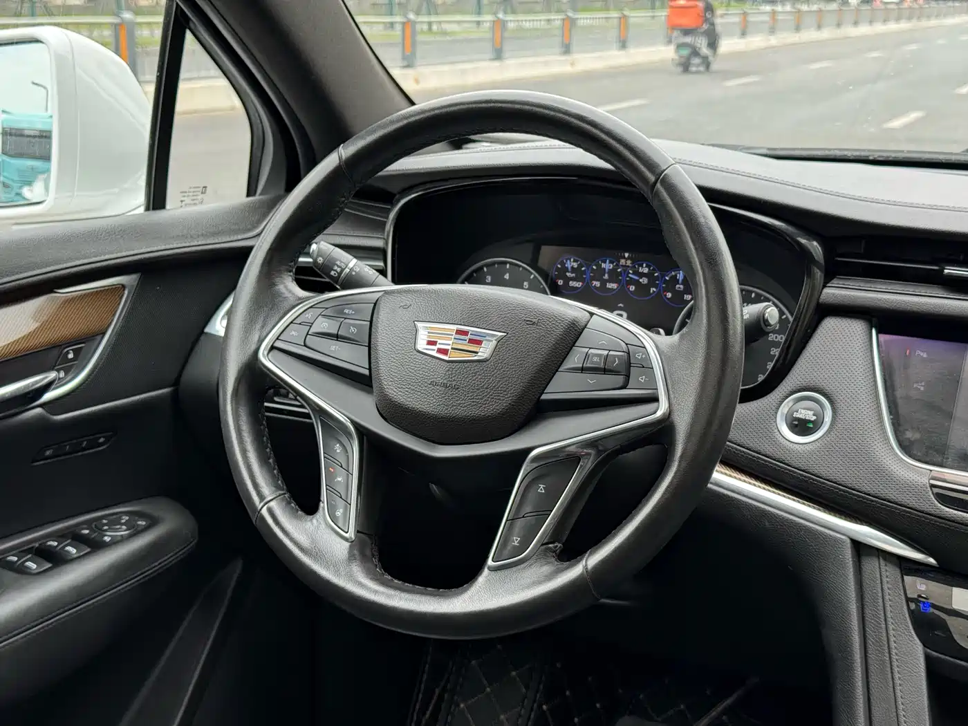 Cadillac XT5 2016 28T AWD Premium Model фото 8