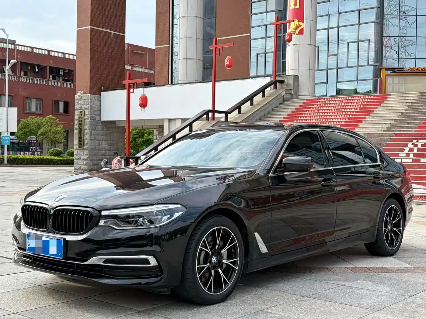 BMW 5 Series 2019 530Li Premium Luxury Package