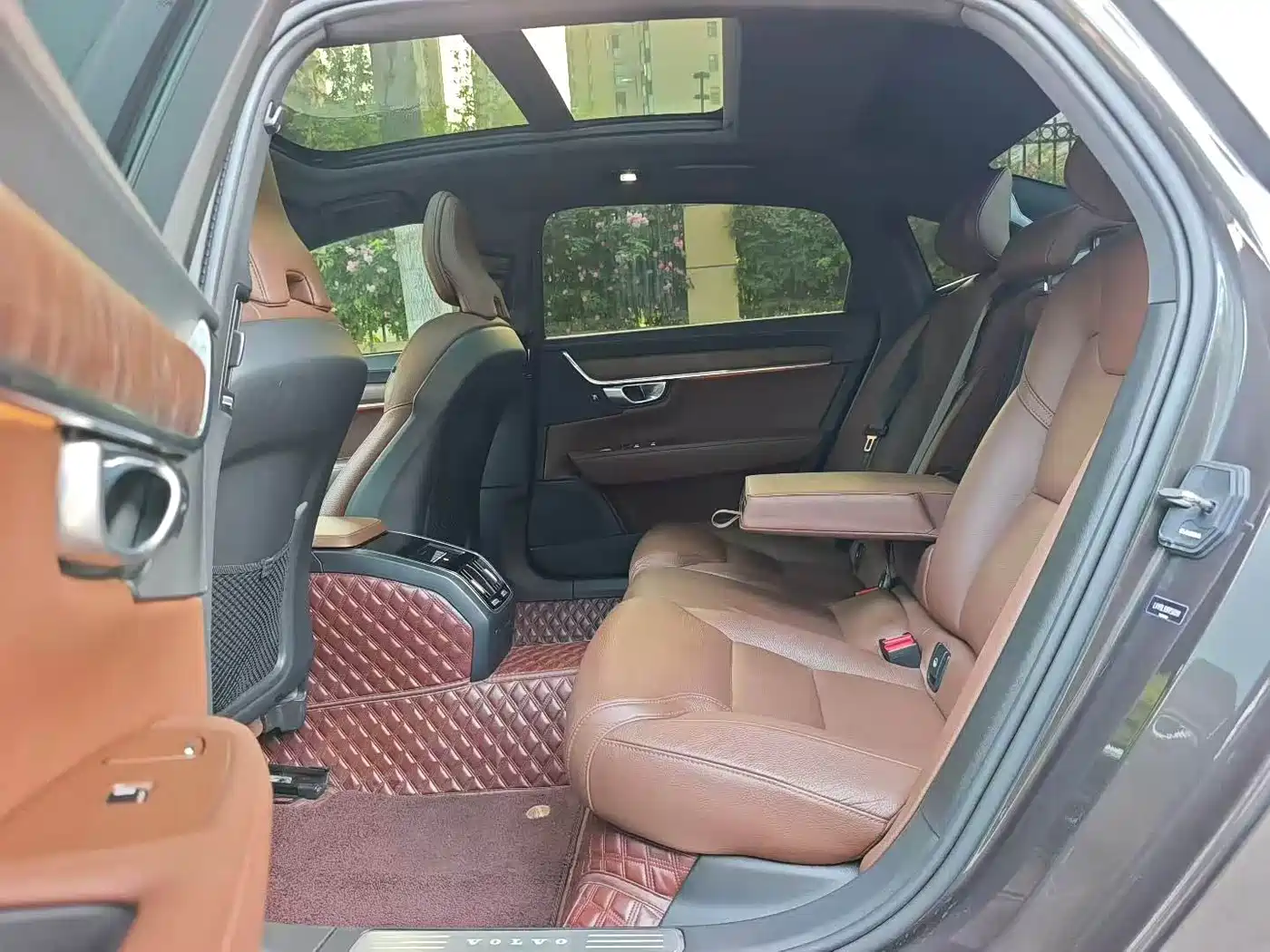Volvo S90 2023 B5 Intelligent Vision Luxury Edition фото 6