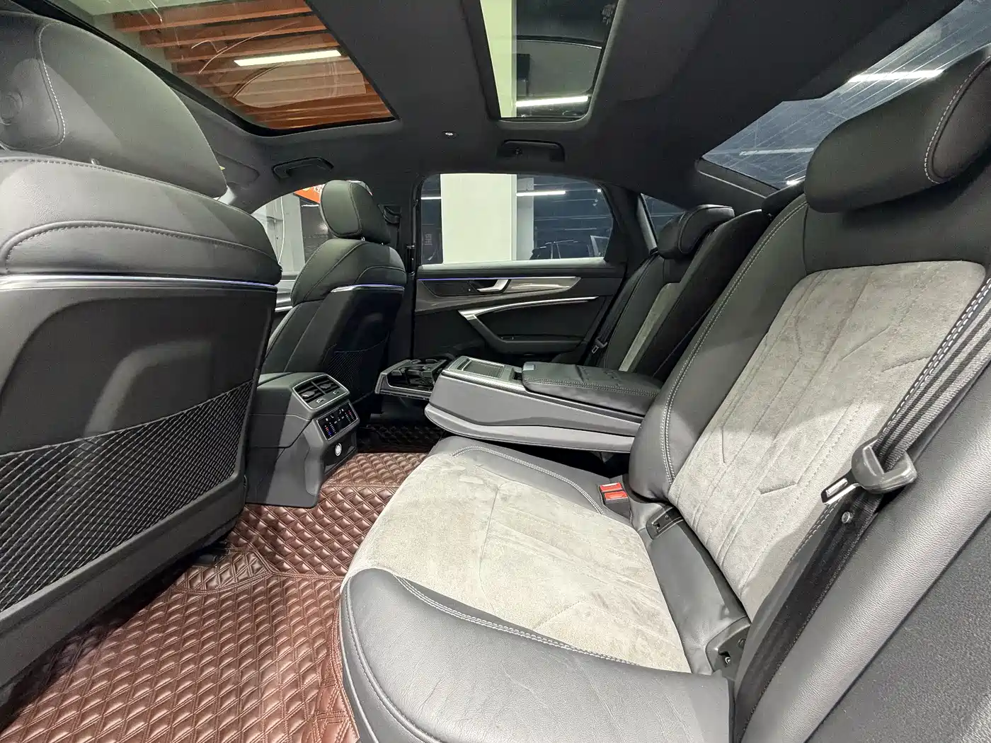 Audi A6L 2021 45 TFSI Exclusive Sport фото 9