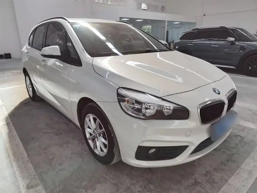 BMW 2 Series Touring 2016 218i Fashion Model фото 4
