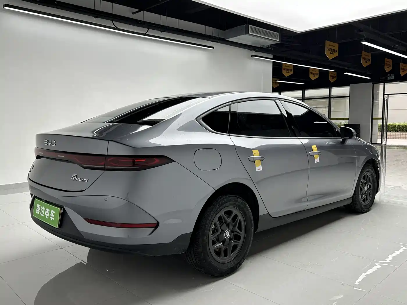 BYD Qin PLUS 2025 DM-i Smart Drive 55KM Leader фото 4