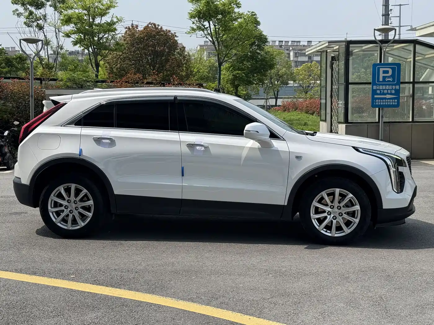 Cadillac XT4 2022 28T FWD Style фото 3