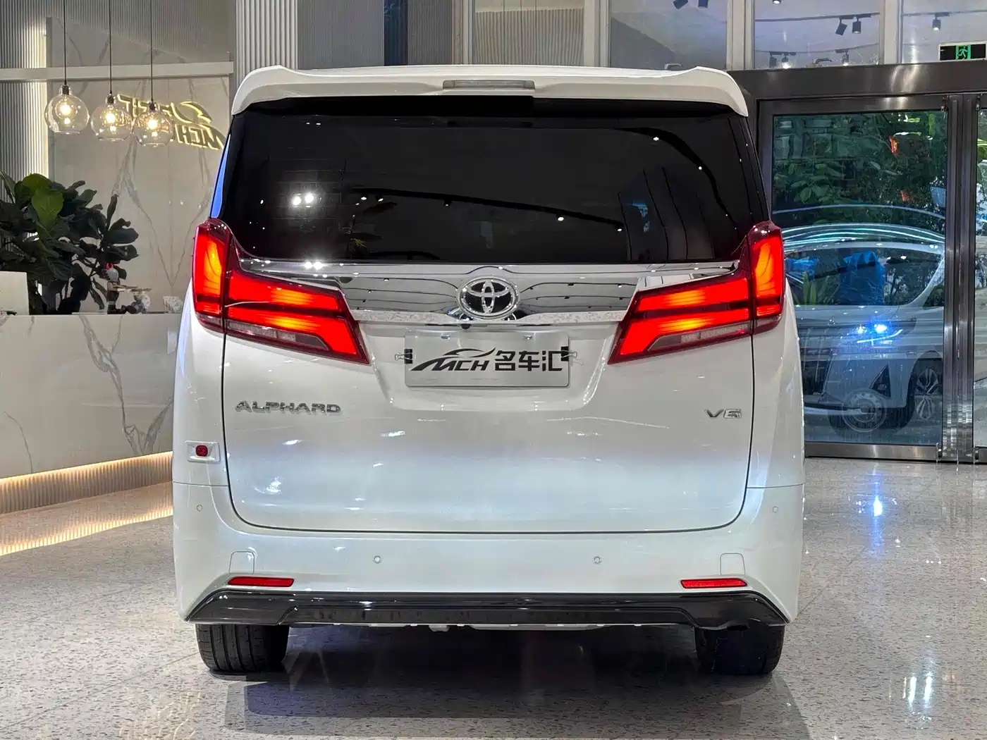Toyota Alphard 2018 Facelift 3.5L Luxury Edition фото 4