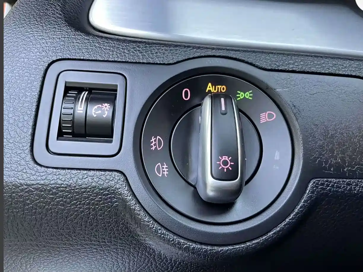 Volkswagen FAW-Volkswagen CC 2018 1.8TSI Luxury фото 11