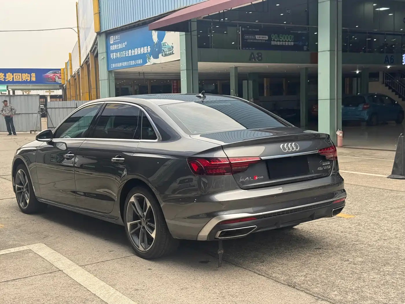 Фото 10 - Audi A4L