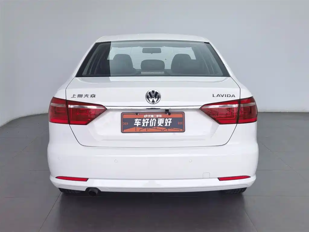Volkswagen Lavida 2013 Facelift Classic 1.6L Automatic Comfort фото 4