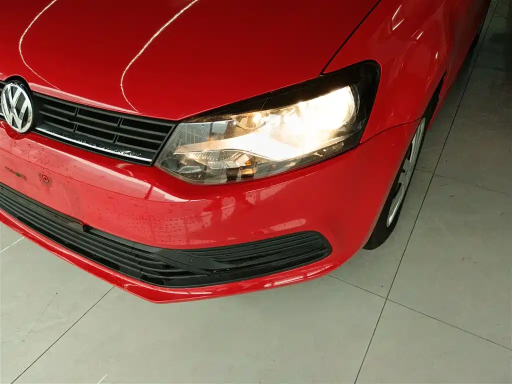 Volkswagen Polo 2016 1.4L Automatic Trend фото 18