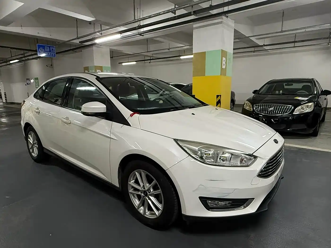 Фото 2 - Ford Focus