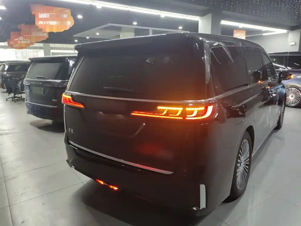 Voyah Auto Voyah Dreamer 2025 PHEV AWD Flagship Kunpeng Edition фото 4