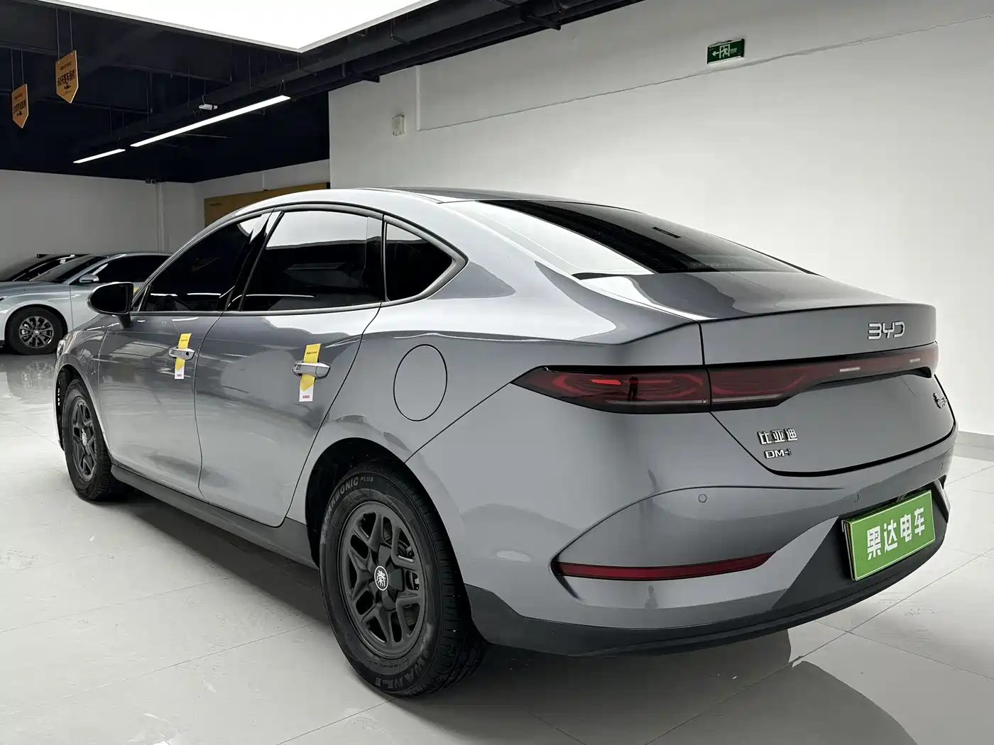 BYD Qin PLUS 2025 DM-i Smart Drive 55KM Leader фото 5