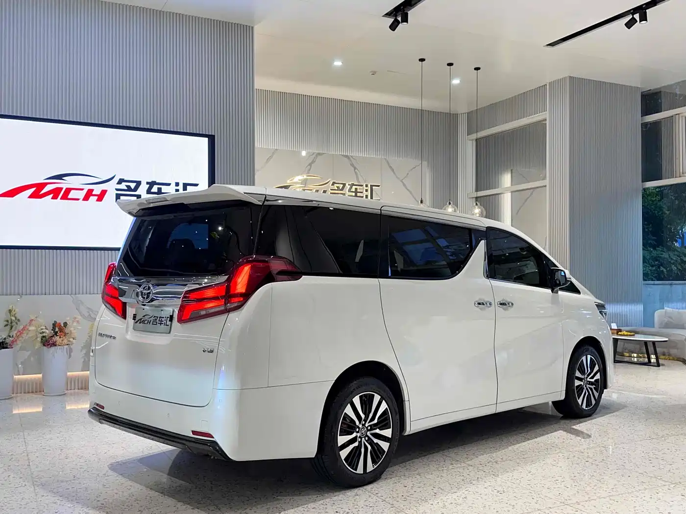 Toyota Alphard 2018 Facelift 3.5L Luxury Edition фото 3